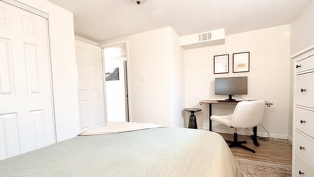 Dedicated workspace with standing desk - 6120 Hoyt St
