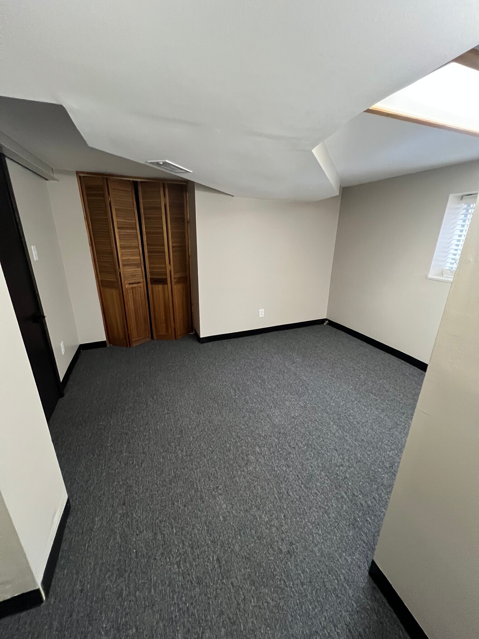 Building Photo - 4818 N Moody Ave