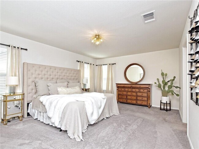 Building Photo - 177 Carlina Lp