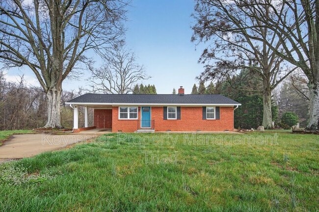 Building Photo - 8022 Linville Rd