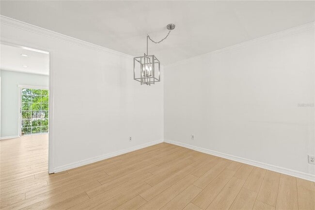 Building Photo - 609 S Glen Ave