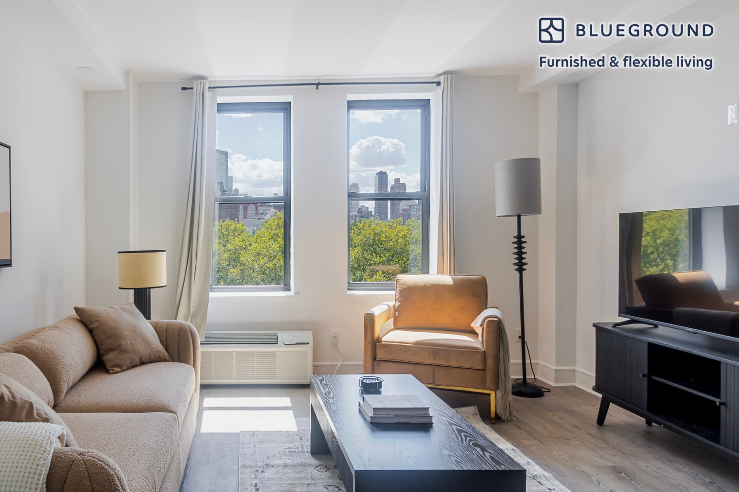 Building Photo - 45 W 81st St