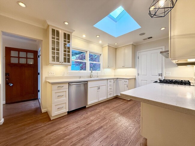 Building Photo - Beautifully Renovated Silicon Valley Home ...