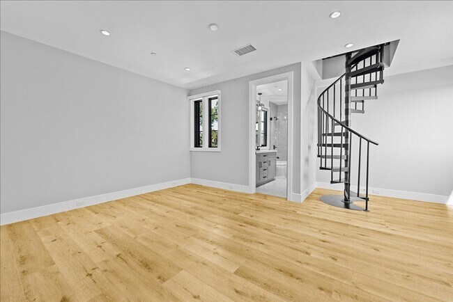 Building Photo - 1348 Burnside Ave