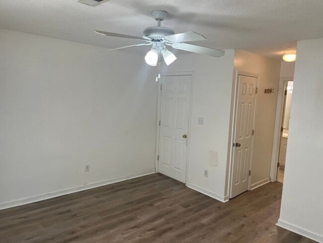 Building Photo - Pet Friendly 3 Bedroom, 2 Bath Duplex in College Park Available Soon!