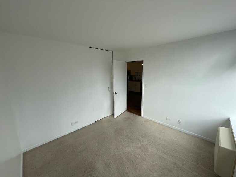 Building Photo - 1460 N Sandburg Ter