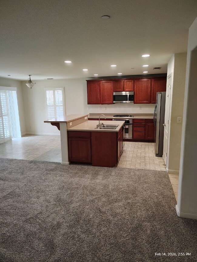 Building Photo - Bonus Office/Den, New Flooring, New Appliance, White Plantation Shutters throughout, Landscaped y...