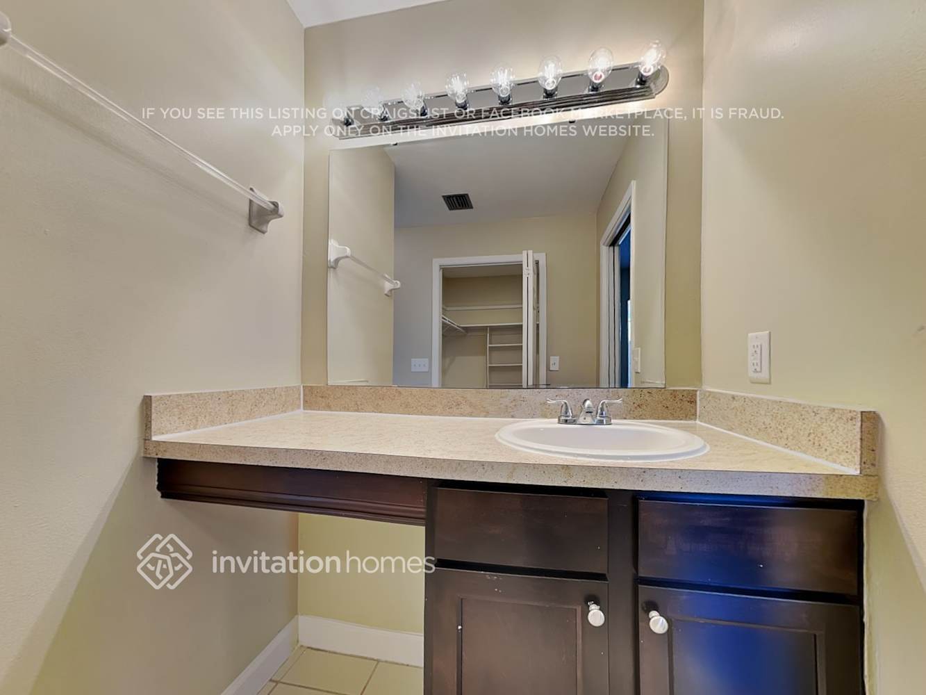 Building Photo - 2711 Citron Dr