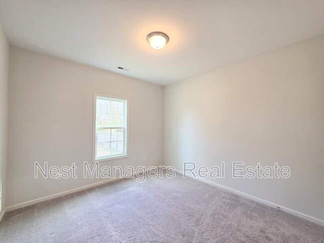 Building Photo - 245 Southern Pl