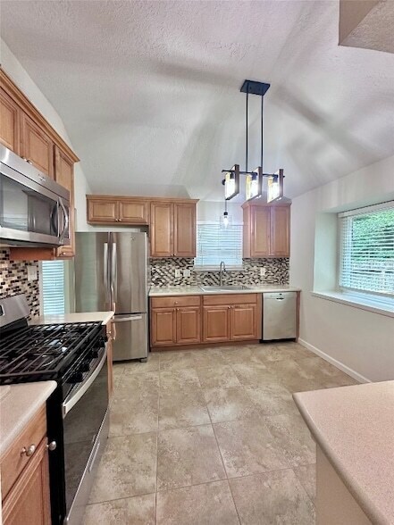 Building Photo - 15 Tremont Woods Ct