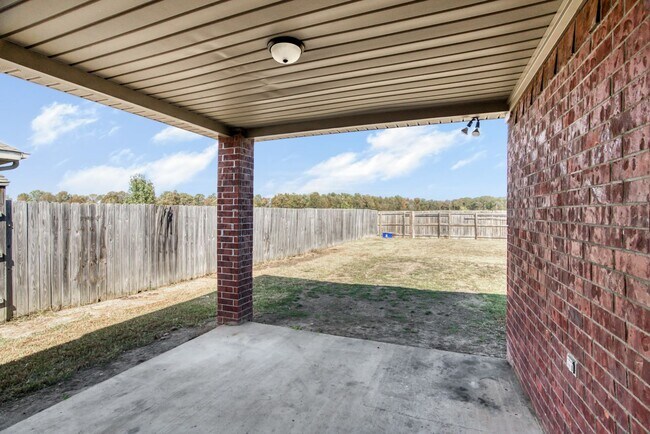 Building Photo - 110 Vienne Pl