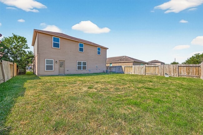 Building Photo - 5119 Harbor Palm Dr