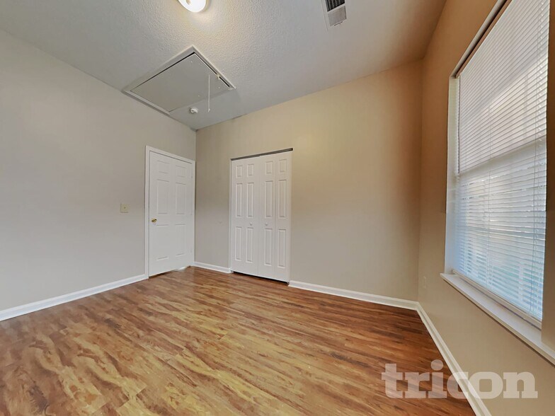 Building Photo - 62 Sweet Thorne Cir