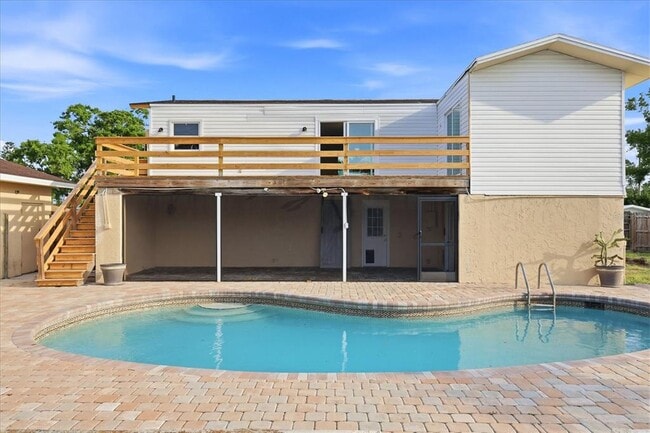 Building Photo - 515 46th St W