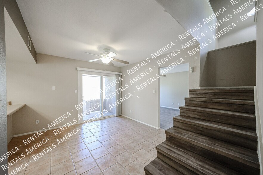 Building Photo - 4555 W Continental Dr