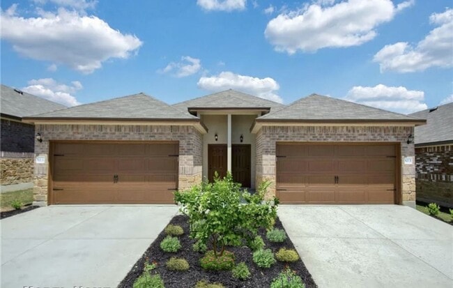 Primary Photo - Beautiful Duplex in Seguin!