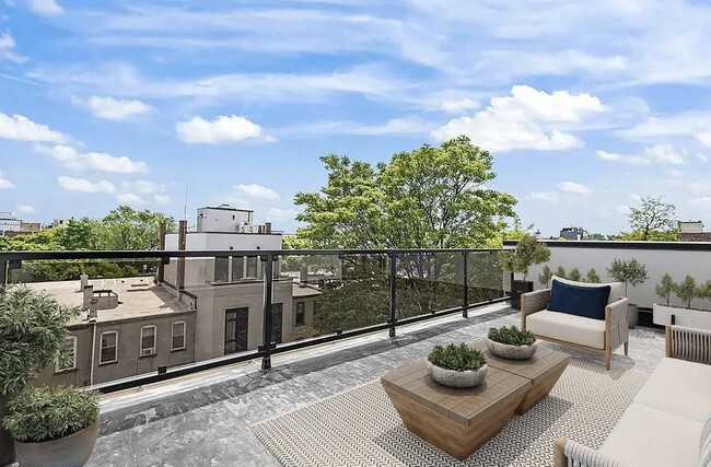 Building Photo - 122 Palmetto St