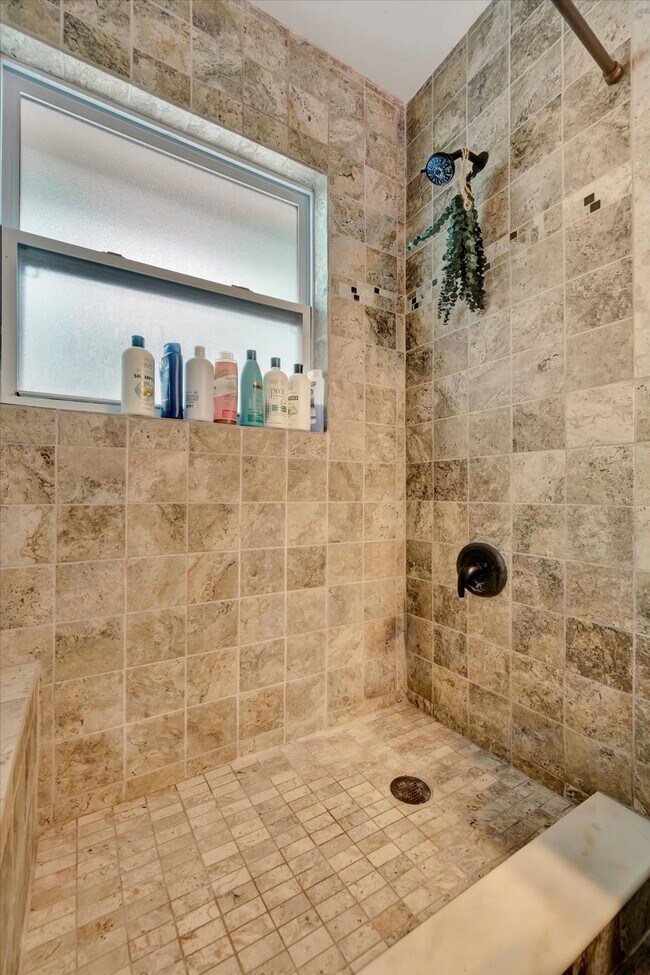 Building Photo - 11420 1st St E