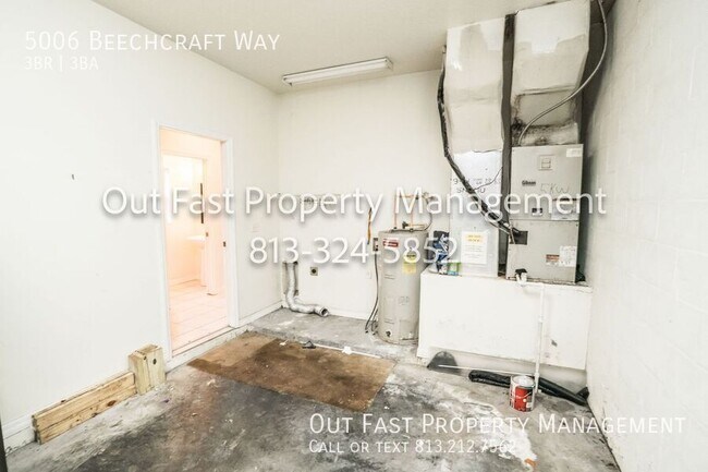 Building Photo - 5006 Beechcraft Way