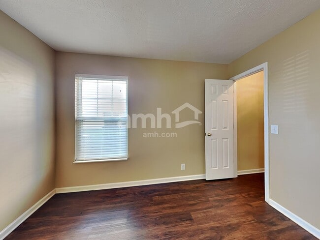 Building Photo - 3128 Hidden Creek Dr