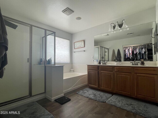 Building Photo - 1534 W Agrarian Hills Dr
