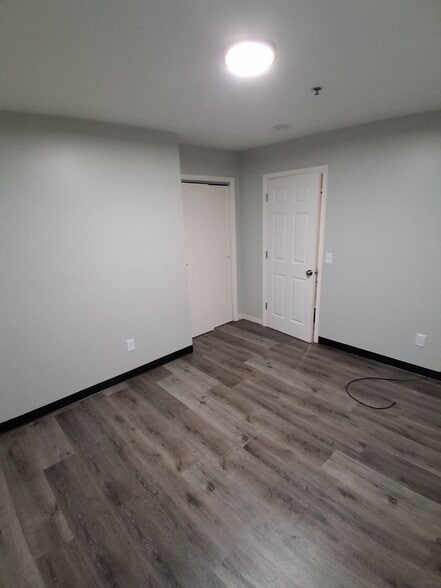 Building Photo - 204 Grand Ave