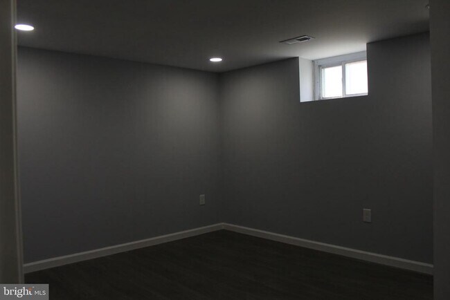 Building Photo - 508 Chatham St