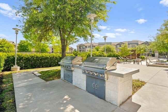 Building Photo - Ovation at Lewisville Apartment Homes