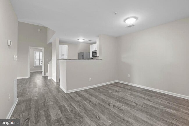 Building Photo - 1060 Gardenview Loop