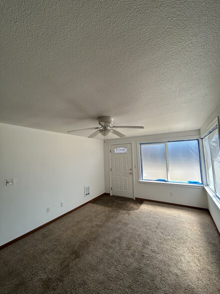 Building Photo - 9836 Whitman Ave SW