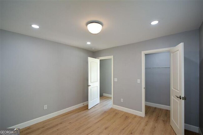Building Photo - 2203 Wingate St SW
