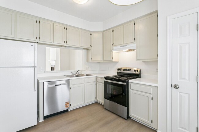 Building Photo - 104 Monument Ct