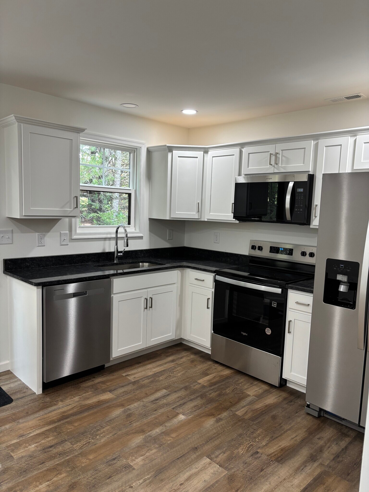 Kitchen - 176 Savage Ln