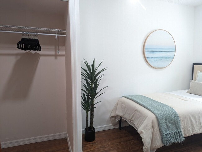 Building Photo - 2945 SW 18th St