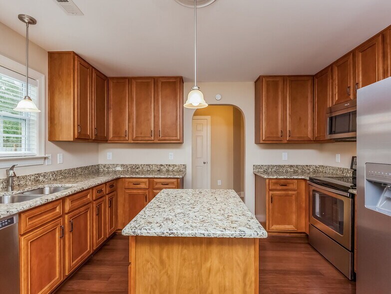 Building Photo - 601 Monterey Pine Dr