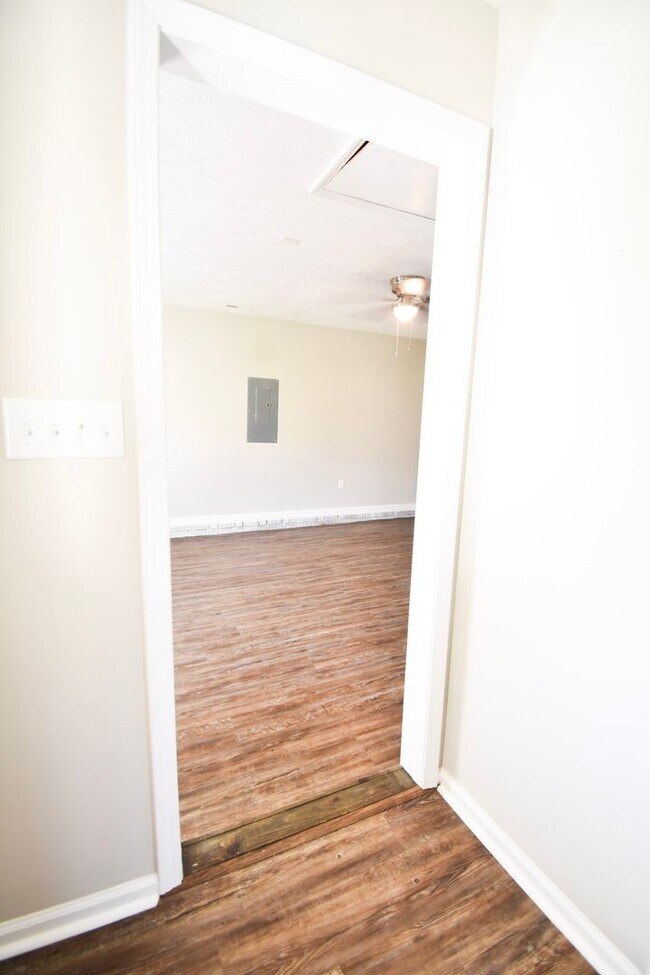 Building Photo - COMING SOON-3 Bedroom 2 Bathroom Home- Pets Considered