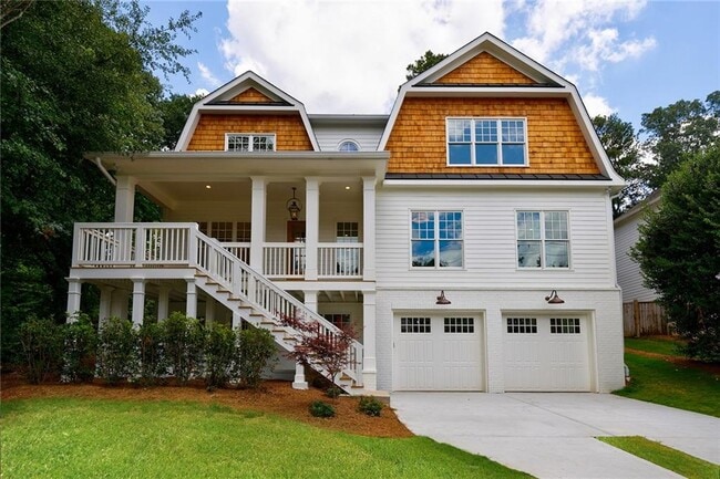 Building Photo - 2717 Skyland Dr NE
