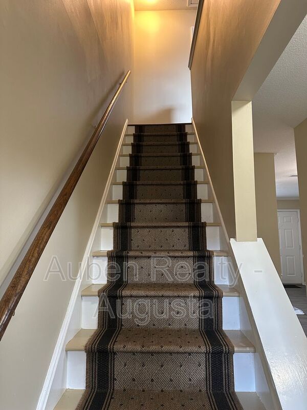 Building Photo - 204 1/2 W Buena Vista Drive