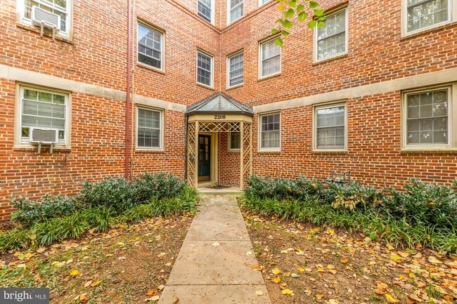 Building Photo - 2208 Colston Dr