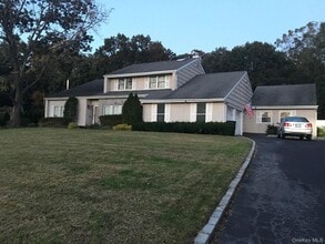 Building Photo - 18 Gamay Ct