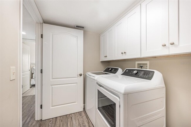 Building Photo - 1791 Jimmy Buffett Mem Hwy