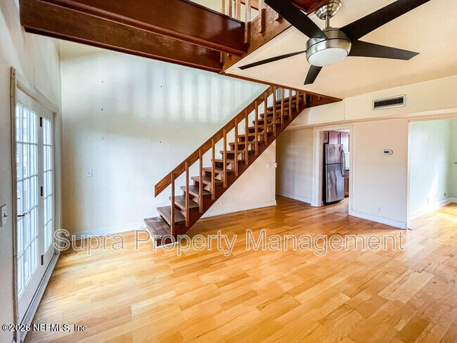 Building Photo - 1550 Palm Ave