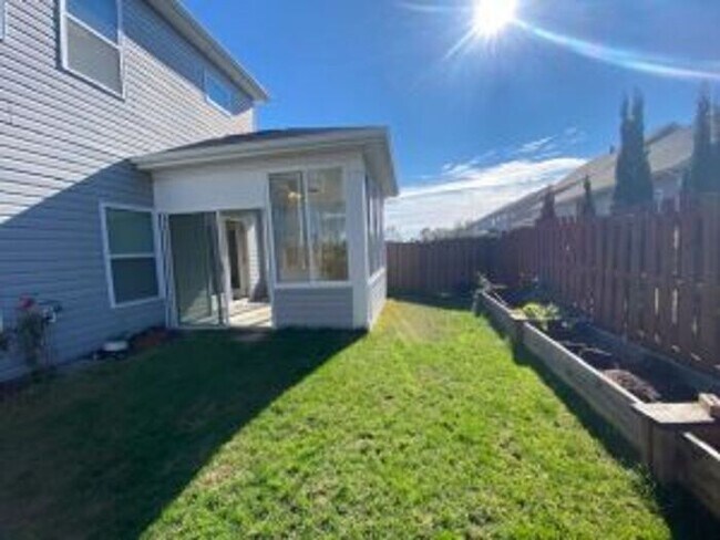 Building Photo - Pleasant Springs