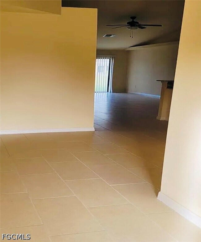Building Photo - 4540 SW 8th Ct