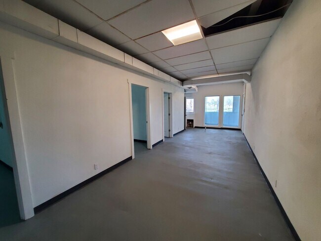 Building Photo - FOR RENT- Large UNIQUE open layout single ...