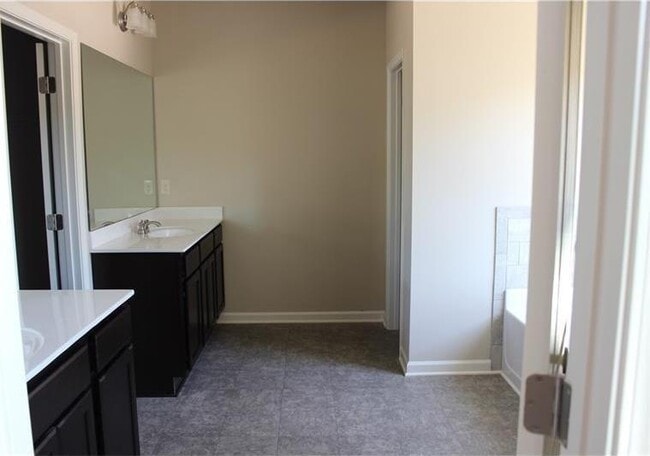 Building Photo - 5297 Castle Shoals Wy'