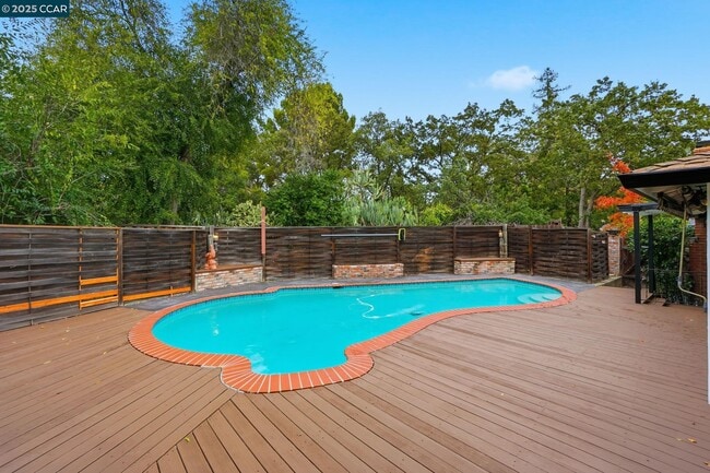 Building Photo - 289 Sierra Dr