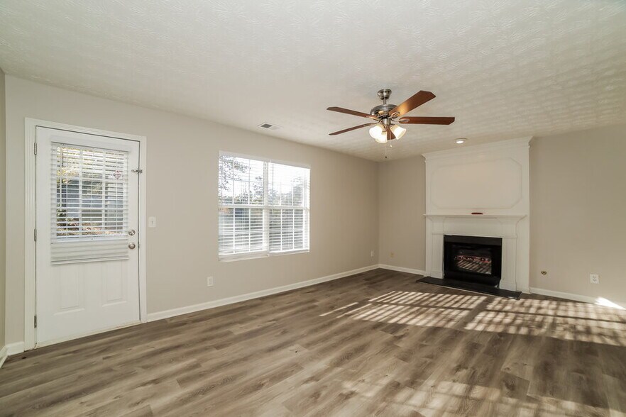 Building Photo - 2851 Cedar Trace Dr