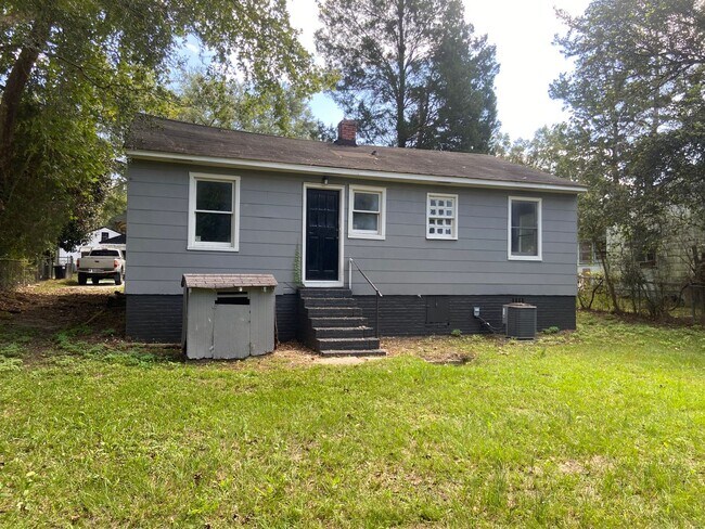 Building Photo - **UPCOMING**2 Bedroom / 1 Bathroom Home for Rent in East Columbus***
