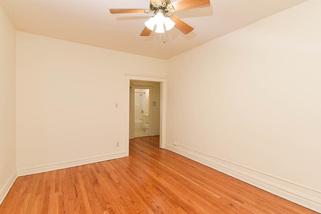 Building Photo - 3508 N Wolcott Ave